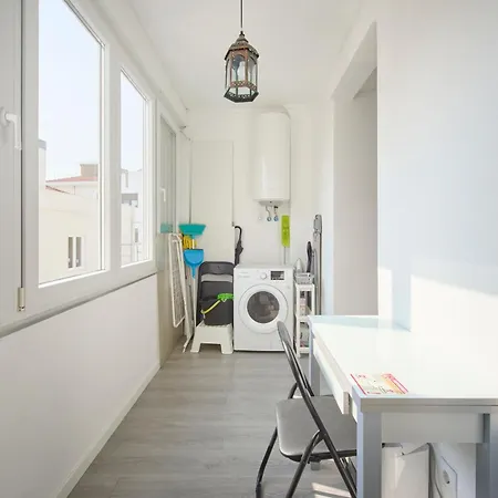 Elegant 3-bedroom With Tejo River View In Alameda 아파트 리스본
