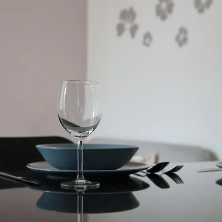 Elegant 3-bedroom With Tejo River View In Alameda * 리스본