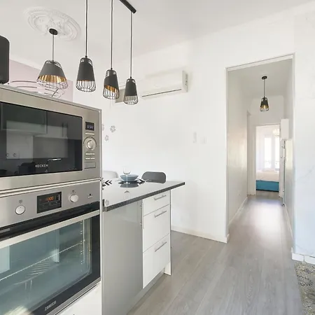 Elegant 3-bedroom With Tejo River View In Alameda * 리스본