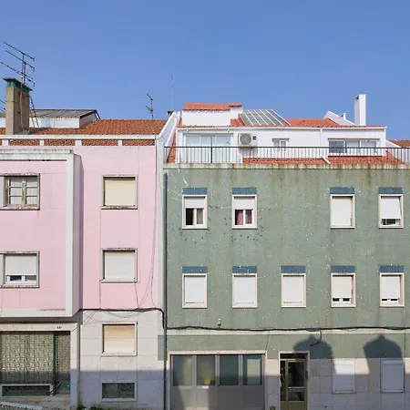 Апартаменты Elegant 3-bedroom With Tejo River View In Alameda *