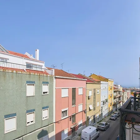 Elegant 3-bedroom With Tejo River View In Alameda * 리스본