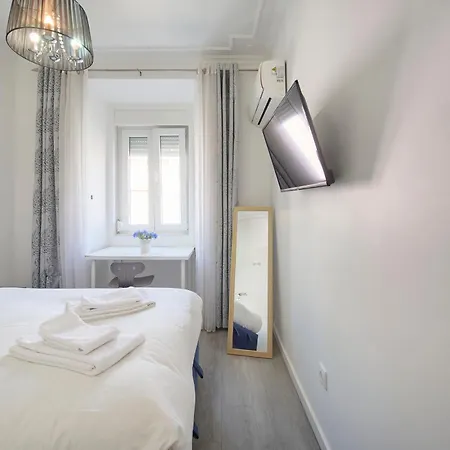 Апартаменты Elegant 3-bedroom With Tejo River View In Alameda