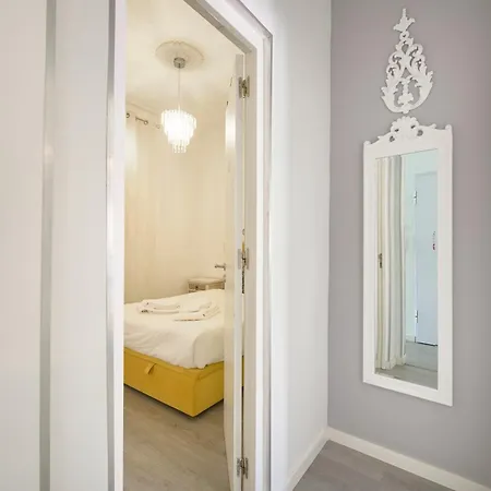Elegant 3-bedroom With Tejo River View In Alameda *