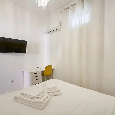 Апартаменты Elegant 3-bedroom With Tejo River View In Alameda *