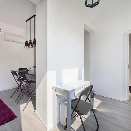 아파트 Elegant 3-bedroom With Tejo River View In Alameda 리스본