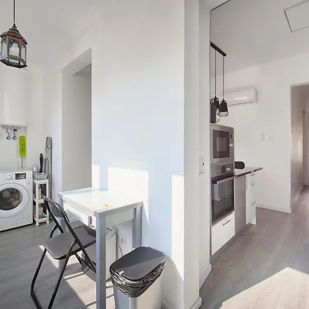 Апартаменты Elegant 3-bedroom With Tejo River View In Alameda