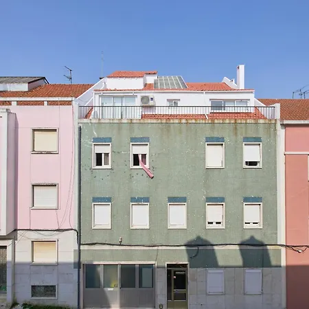 아파트 Elegant 3-bedroom With Tejo River View In Alameda *