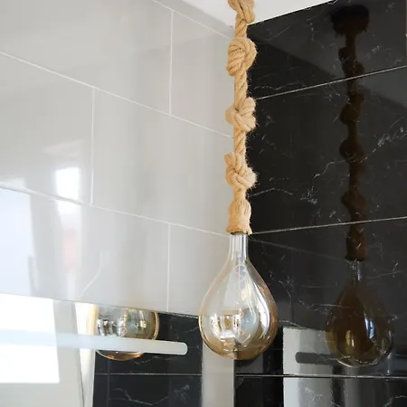 Elegant 3-bedroom With Tejo River View In Alameda 아파트 리스본