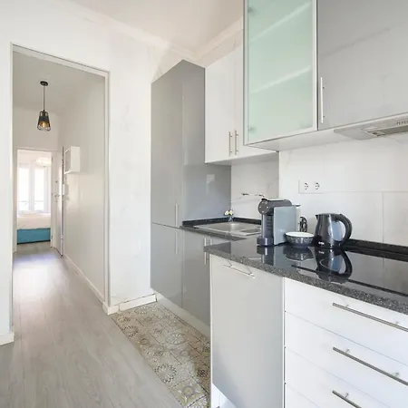 Elegant 3-bedroom With Tejo River View In Alameda 아파트