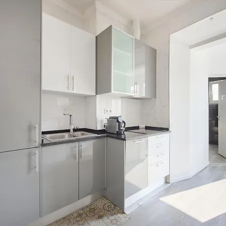 Elegant 3-bedroom With Tejo River View In Alameda 아파트