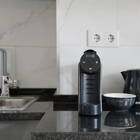 Elegant 3-bedroom With Tejo River View In Alameda 아파트 리스본