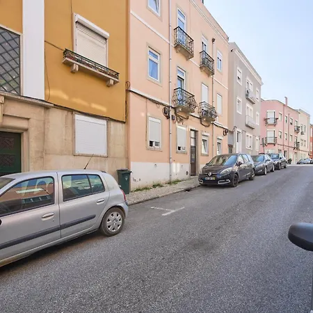 Elegant 3-bedroom With Tejo River View In Alameda * Лиссабон